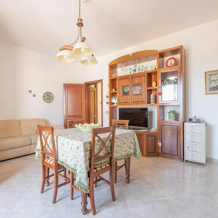 A Pochi Passi Dal Mare Apartment *