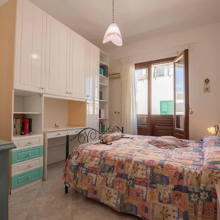 A Pochi Passi Dal Mare Apartment *